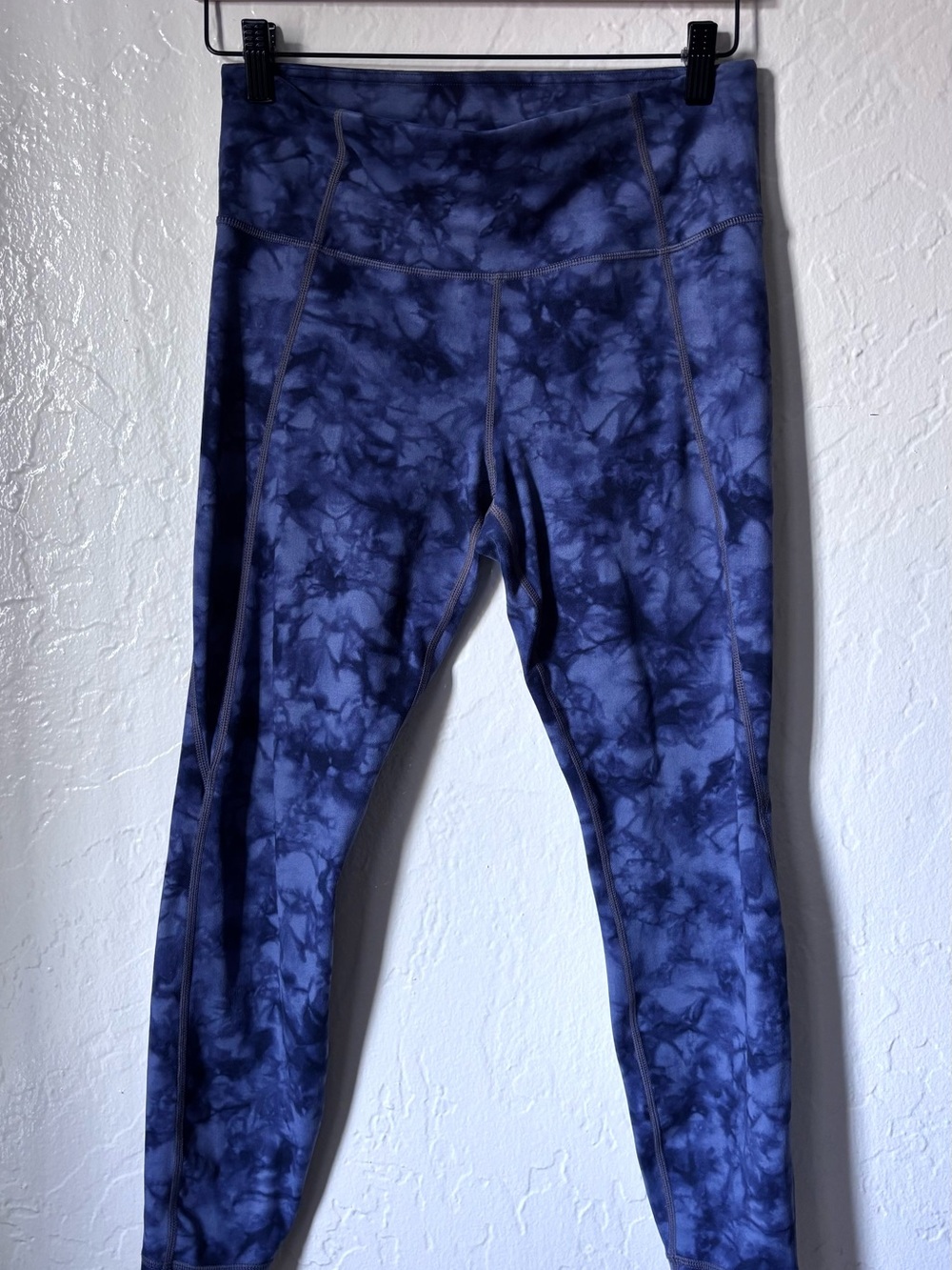 Athleta women Navy Tie-Dye Leggings (approximate measurements)